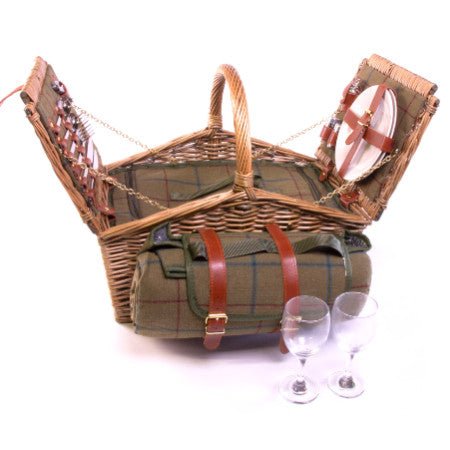 Scottish Feast with White Wine - Scottish Hampers