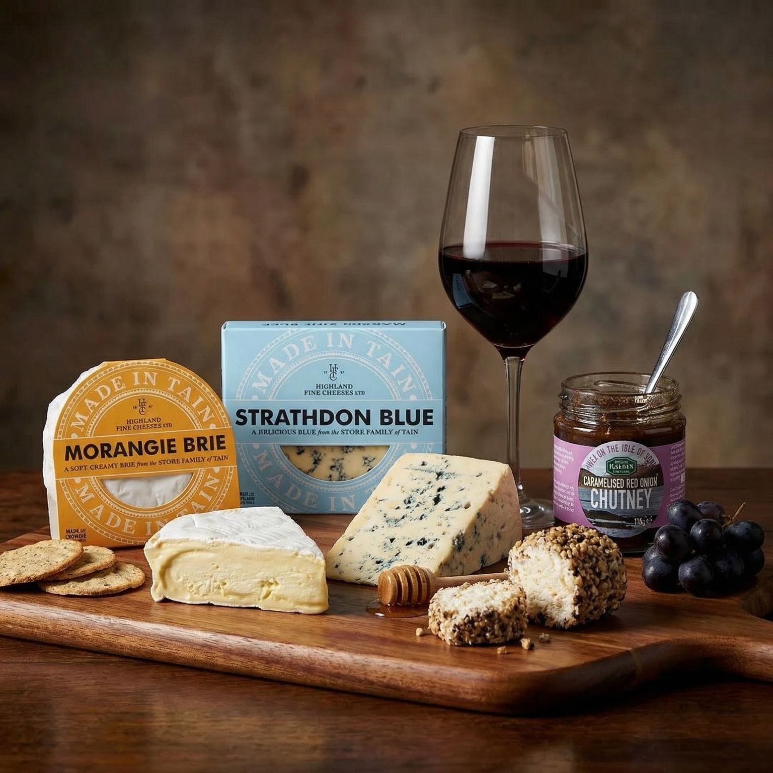 What to put in a cheese and wine hamper - Scottish Hampers