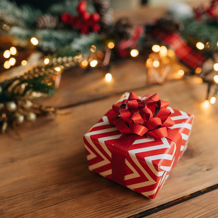 Christmas hampers for him with Scottish whisky, red wine, cheese, smoked meats, and festive treats — luxury gifts for dads, husbands, and grandads, with UK-wide delivery.