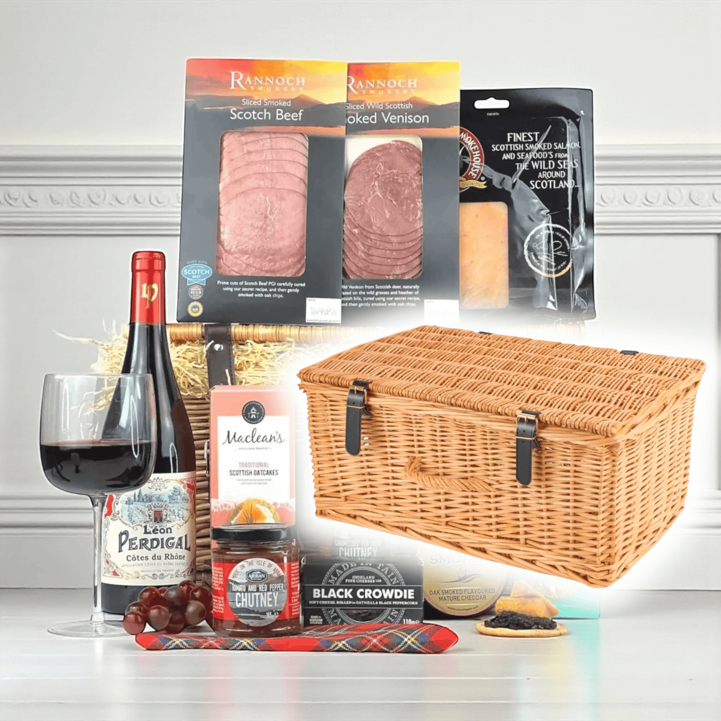 Scottish Feast with Red Wine - Scottish Hampers