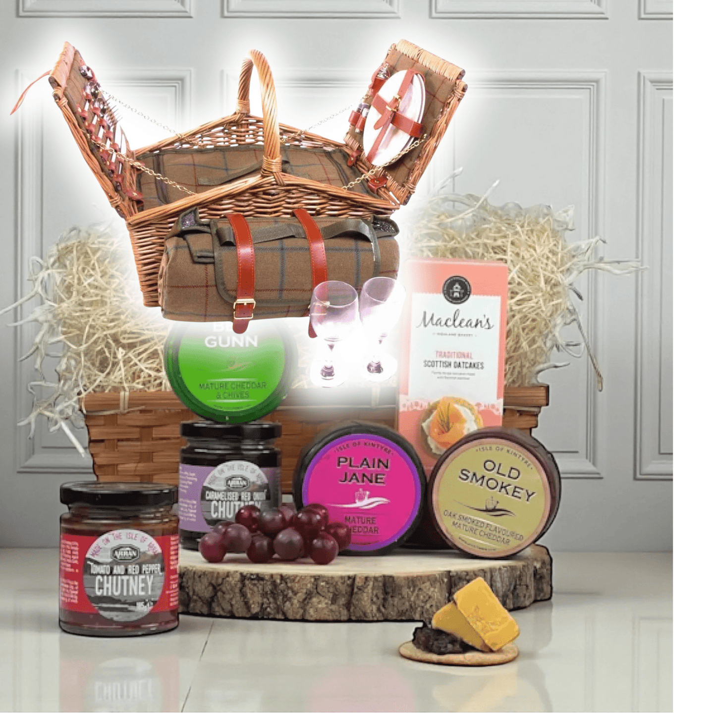 Cheese Gift Selection Box | 3 Cheese Truckle, 2 Chutneys and Crackers - Scottish Hampers