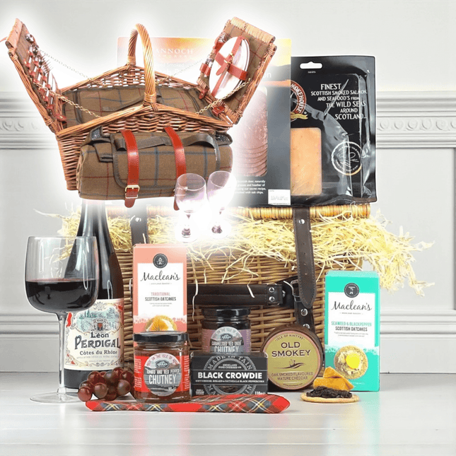 Scottish Feast with Red Wine - Scottish Hampers