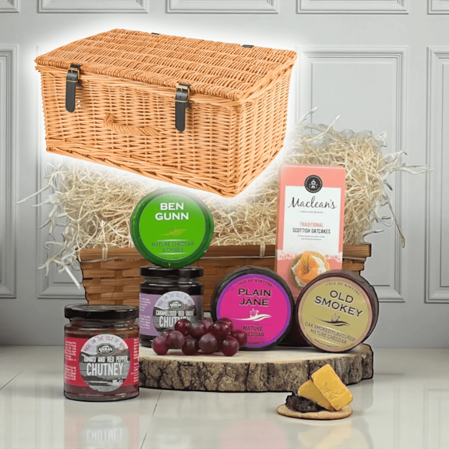 Cheese Gift Selection Box | 3 Cheese Truckle, 2 Chutneys and Crackers - Scottish Hampers