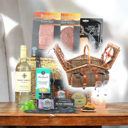 Scottish Feast with White Wine - Scottish Hampers