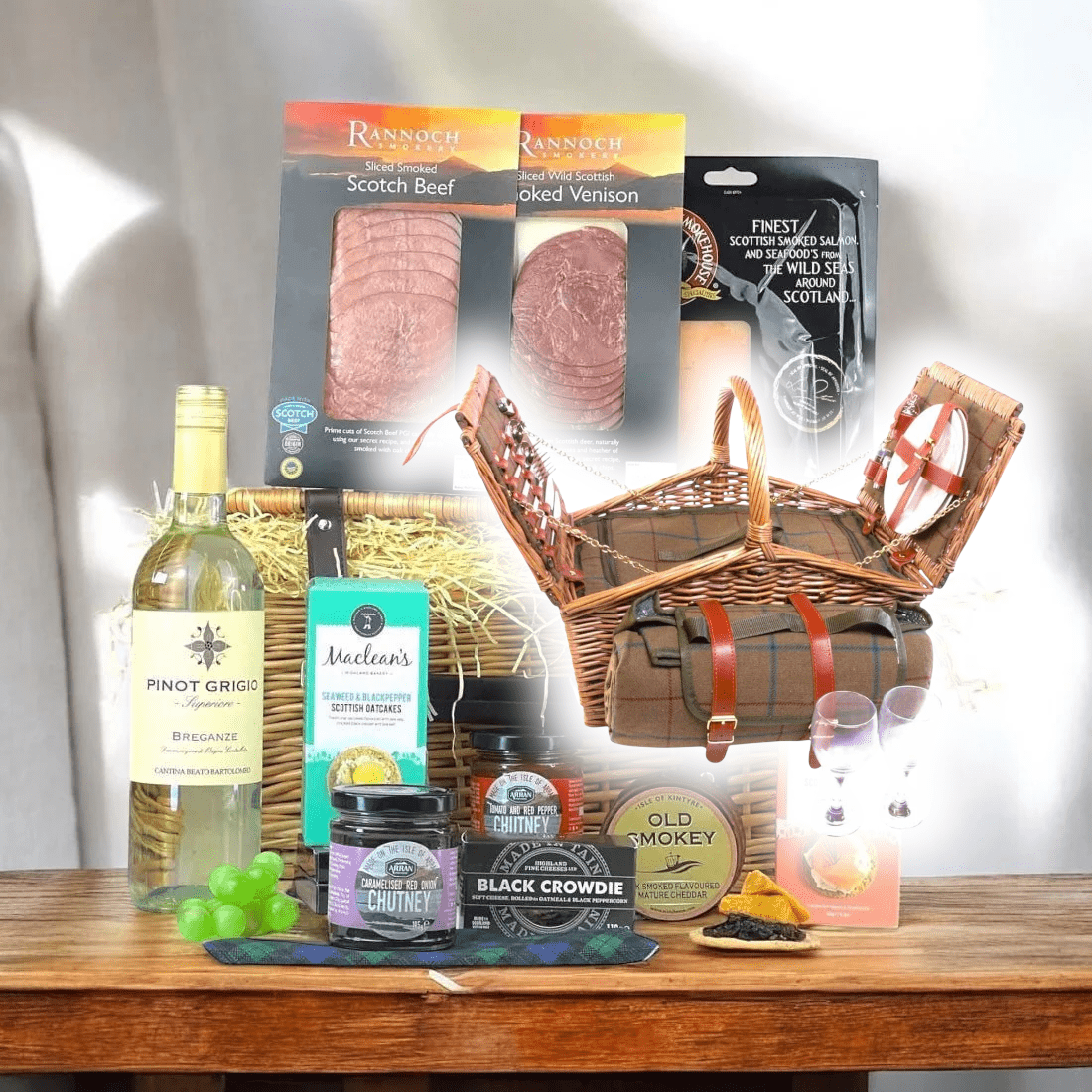 Scottish Feast with White Wine - Scottish Hampers