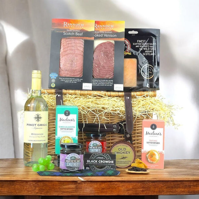 Scottish Feast with White Wine - Scottish Hampers